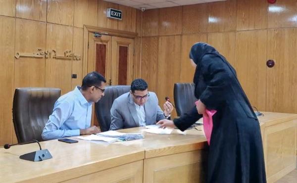 نائب محافظ الأقصر يبحث 70 طلبا وشكوى خلال لقاء اليوم المفتوح