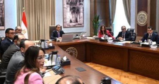 رئيس الوزراء يتابع تسهيل إصدار التراخيص للأنشطة