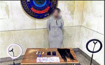   ضبط صانعة محتوى لنشرها مقاطع فيديو وصور بمواقع التواصل الإجتماعى خادشة للحياء