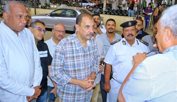 محافظ سوهاج يبحث أعمال لجنة تطوير شارع المحطة والمعاينة على الطبيعة