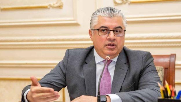رئيس اقتصادية قناة السويس يبحث مع سفير بيرو الفرص الاستثمارية المتاحة