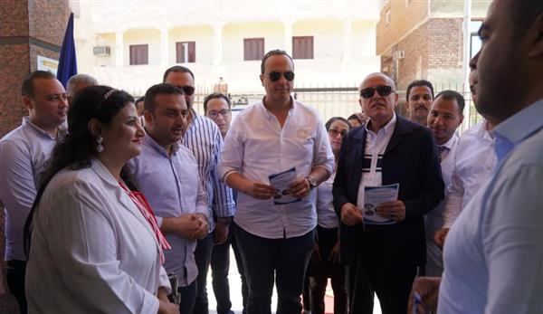 رئيس الرعاية الصحية يفتتح 3 وحدات أحدهما لعلاج الأورام بمستشفى الكرنك بالأقصر