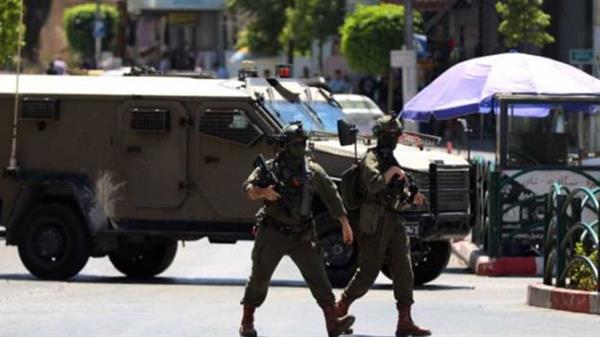 محافظة القدس: الاحتلال يغلق المدخل الرئيسي لبلدة بدو ويعوق حركة المواطنين