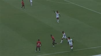 انتهاء الشوط الأول بين مصر وبوركينا فاسو بالتعادل السلبي بتصفيات المونديال