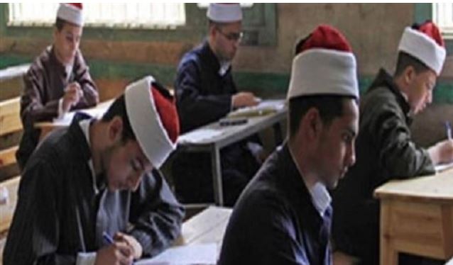 ممنوع الدخول بها الامتحان.. قائمة محظورات لجان الأزهر