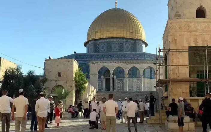أكثر من 200 مستعمر يقتحمون ساحات المسجد الأقصى المبارك