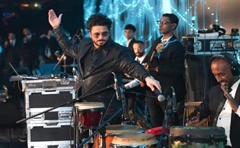 مصطفى حجاج أخنم جولة رأس السنة بحفل جماهيري حاشد في نادي هليوبوليس الشروق
