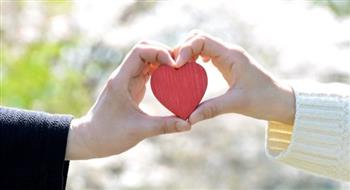   الفرق بين الحب والتعلق عند الرجل.. استشاري العلاقات الأسرية توضح