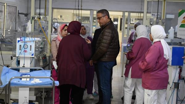 بسبب ماس كهربائي.. محافظ الفيوم يطمئن على حالة الأطفال المبتسرين