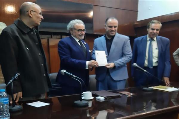 اتحاد كتاب مصر يمنح الدكتور محمد أبو النصر عضوية النقابة العامة