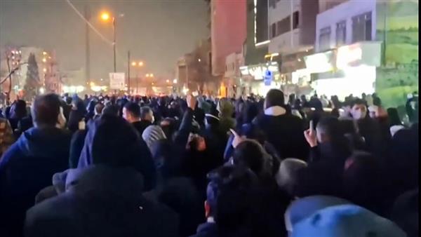 ترامب: إذا بدأ قادة إيران إطلاق النار على المتظاهرين فإننا سنبدأ إطلاق النار