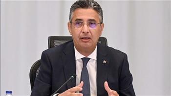   وزير التموين يطمئن على إنتاج السكر المحلي وتخزين القمح بالصوامع بالمنيا