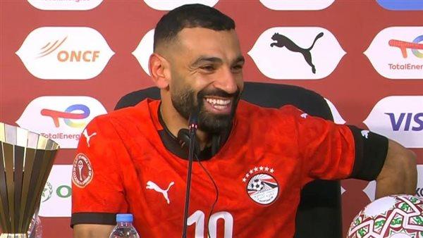 محمد صلاح يداعب حسام حسن:" بقينا تلات أربع محدش فينا بقي بيلعب”