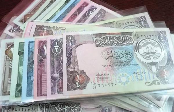 الدينار الكويتي ثابت في البنوك المصرية.. آخر تحديثات الأسعار الآن