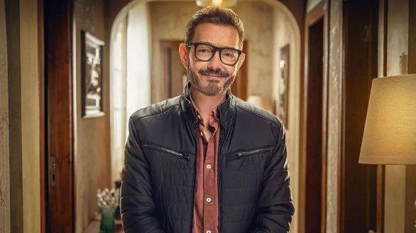أحمد زاهر في أول مشهد من "لعبة وقلبت بجد".. التكنولوجيا تتحكم بحياة الأسرة
