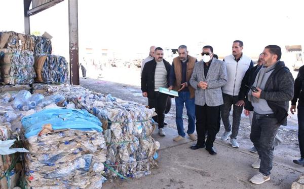 شعيب يتفقد مصنع تدوير القمامة بمرسى مطروح تمهيدا لتشغيله