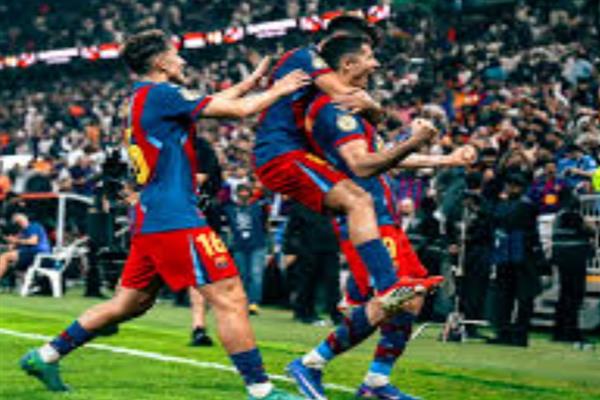 برشلونة يخطف ريال مدريد 3-2 ويتوج بطلا لكأس السوبر الإسباني
