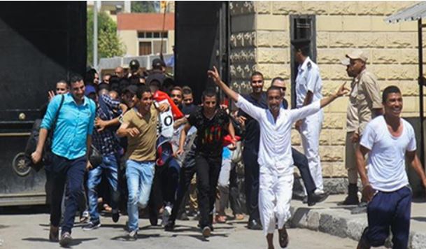 قرار جمهوري بالعفو لبعض المحكوم عليهم بمناسبة عيد الشرطة وثورة 25 يناير