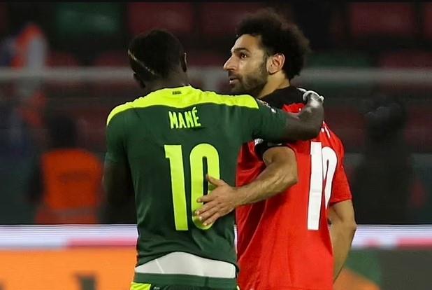 ما وراء المستطيل الأخضر.. صلاح وماني يشعلان نصف نهائي أمم إفريقيا