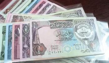   استقرار الدينار الكويتي في السوق المصرفي