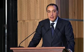   مدبولي يتفقد خط الإنتاج الجديد لـ "السلك" بشركة مصر للألومنيوم 