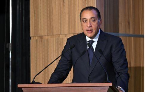 مدبولي يتفقد خط الإنتاج الجديد لـ "السلك" بشركة مصر للألومنيوم