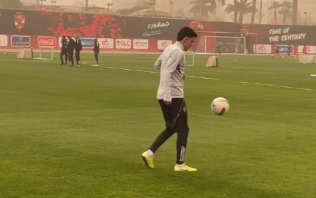 بن شرقي يعود لتدريبات الأهلي بعد التعافي من الإصابة