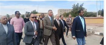   محافظ أسوان يضع حجر الأساس لكوبرى المشاة الجديد بكيما بتكلفة 11 مليون جنيه