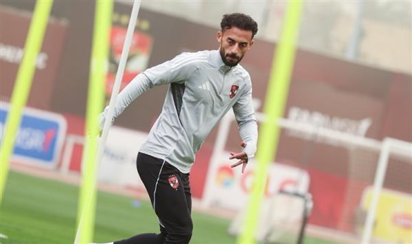 عبد القادر وعمر كمال يشاركان في تدريبات الأهلي تدريجيًّا