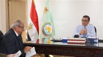 وزير الزراعة يبحث مع مجلس إدارة "فلاحة البساتين" تعزيز التعاون المشترك