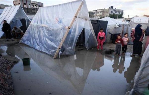 الأمطار تغرق آلاف الخيام في غزة.. ومصر تتدخل لإنقاذ الوضع