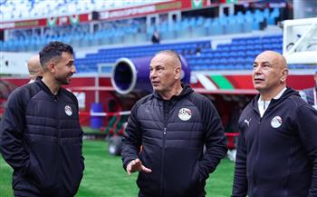   منتخب مصر يتفقد أرضية ملعب مباراة السنغال