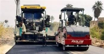   محافظ سوهاج يتابع أعمال رصف طريق حيوى بالمنشاة لتحسين حركة المرور