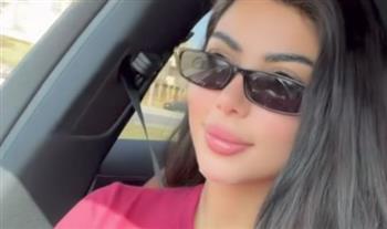   كارولين عزمي بإطلالة أنيقة وتكشف كواليس نجاحها الفني