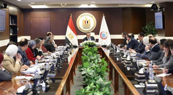 وزير الصحة يتابع مستجدات المرحلتين الثانية والثالثة من منظومة التأمين الصحي الشامل