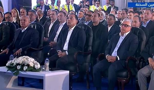 مدبولي يشهد بدء التشغيل التجاري لمحطة البحر الأحمر لتداول الحاويات بميناء السخنة