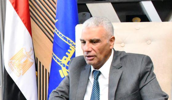 محافظ أسوان ينعي"عوض هدل" شيخ مشايخ قبائل العبابدة والبشارية