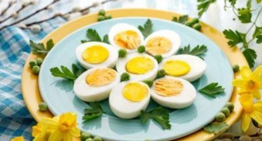 أفضل طريقة لتناول البيض.. كيف نستفيد غذائيًا دون أضرار؟