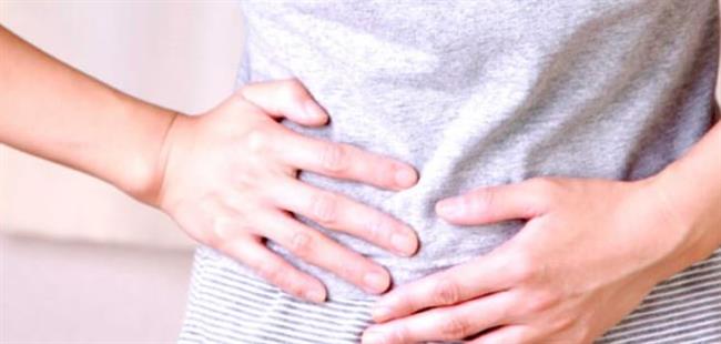 أعراض برد المعدة لدى الكبار والأطفال.. متى يكون خطرًا؟