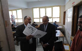   ضبط طالب حاول تصوير ورقة اللغة العربية في امتحانات الشهادة الإعدادية بالمنيا