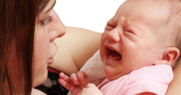 6 إشارات تكشف لكِ سبب بكاء طفلك وكيفية التعامل معه