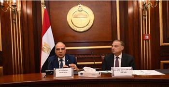 سويلم يناقش سياسة مصر المائية وتعزيز التعاون الدولى بمجلس الشيوخ 