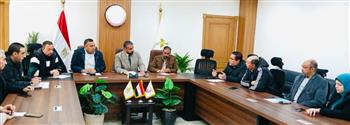   رئيس " العبور الجديدة "يعقد الاجتماع الأسبوعي لمتابعة مستجدات ملف التقنين