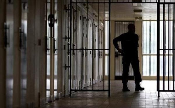 الجيش السوري والشرطة العسكرية تتسلم سجن الأقطان في الرقة من عناصر قسد