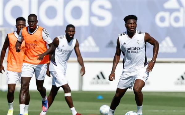 ريال مدريد يختتم تدريباته استعدادًا لمواجهة موناكو في دوري أبطال أوروبا