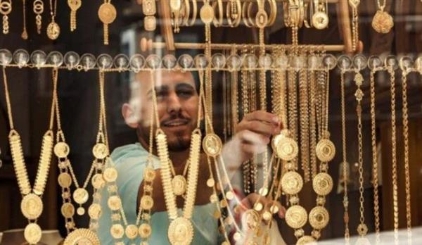 أسعار الذهب اليوم الجمعة 2-1-2026 وأثر السياسة النقدية الأمريكية