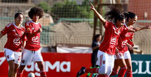 الأهلي يهزم مودرن سبورت بثنائية في دوري الكرة النسائية