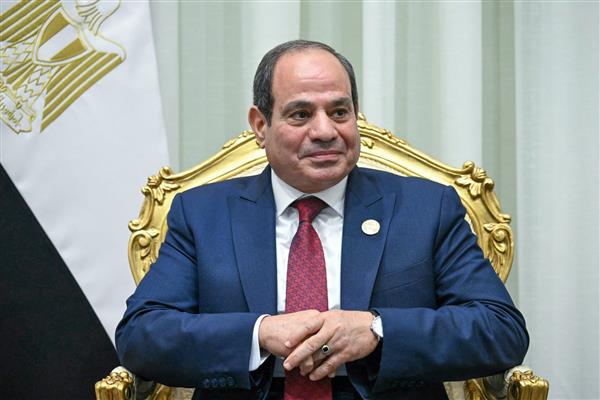 الرئيس السيسي يعود إلى أرض الوطن عقب مشاركته في المنتدى الاقتصادي العالمي بدافوس