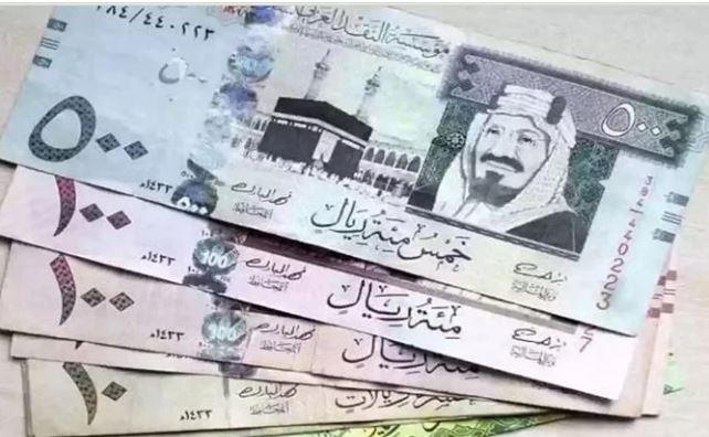 الريال السعودي يواصل ثباته مع بداية التعاملات المصرفية