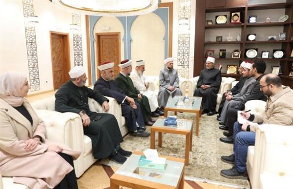 مفتي الجمهورية يستقبل وفدًا رفيع المستوى من دار الفتوى اللبنانية